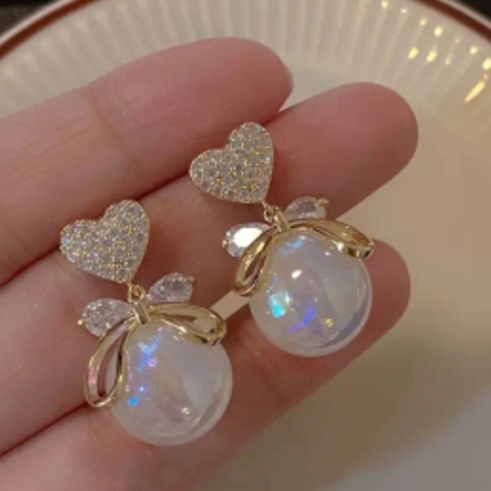 Elegant Gold and White Heart Drop Earrings